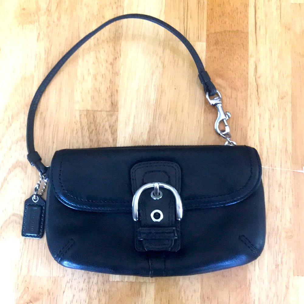⭐️ Coach Leather Mini Clutch Wristlet Purse Wallet